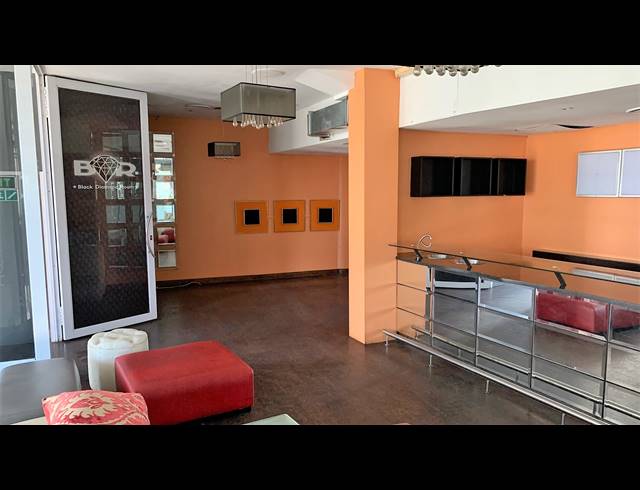 410M² BUSINESS FOR SALE IN POINT WATERFRONT